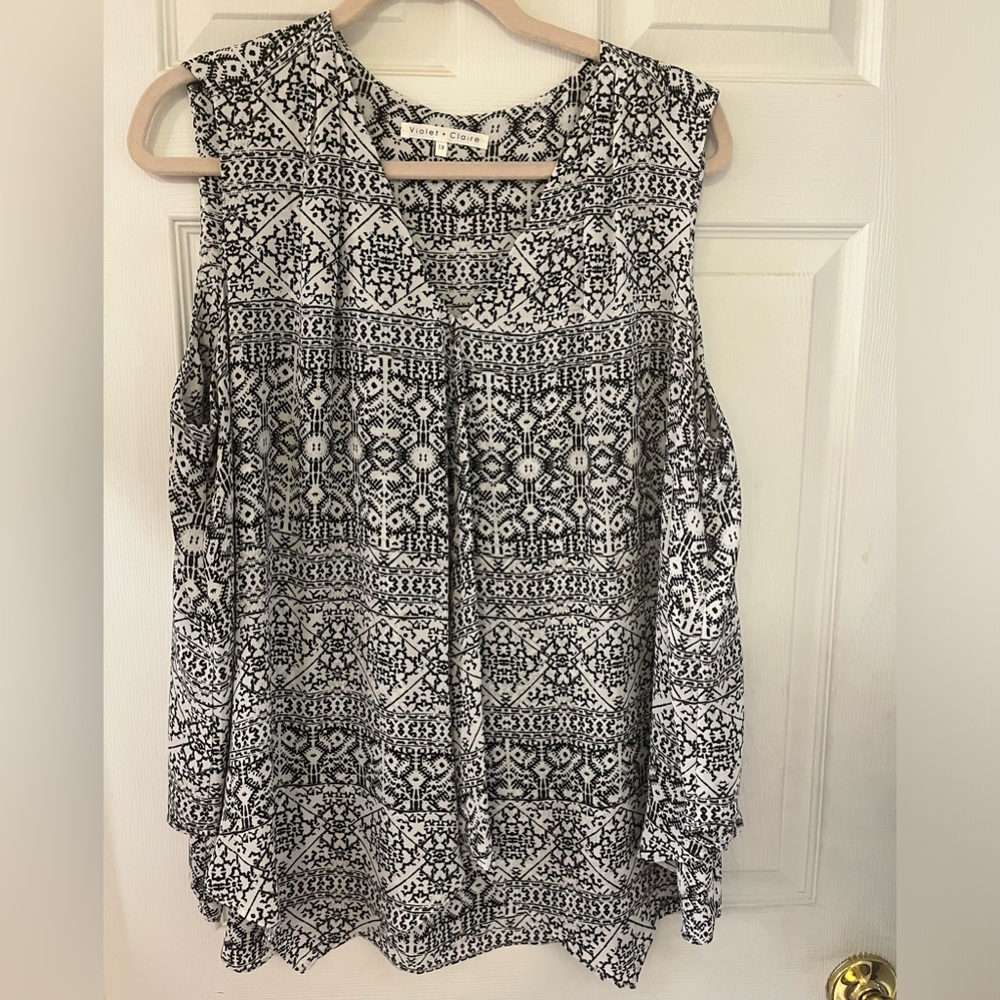 Blouse Sleeveless Beautiful Used Condition
